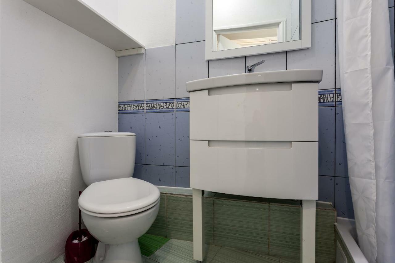 Modern Apartment In Lviv Historic Centre Exterior photo